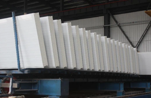 Vergleich zwischen PIR-Sandwichplatten und Beton
